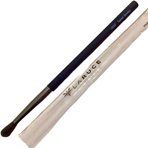 Laruce Beauty Tapered Blending Brush LR007 Makeup Cosmetics New in Package - Picture 1 of 4